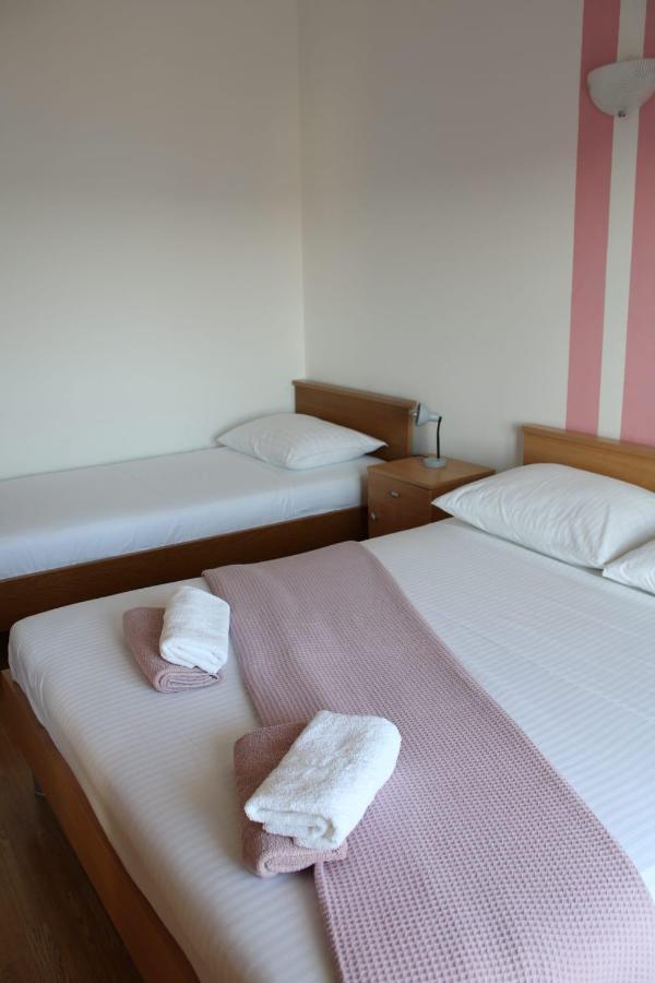 Apartments Renata Seget Donji Bagian luar foto
